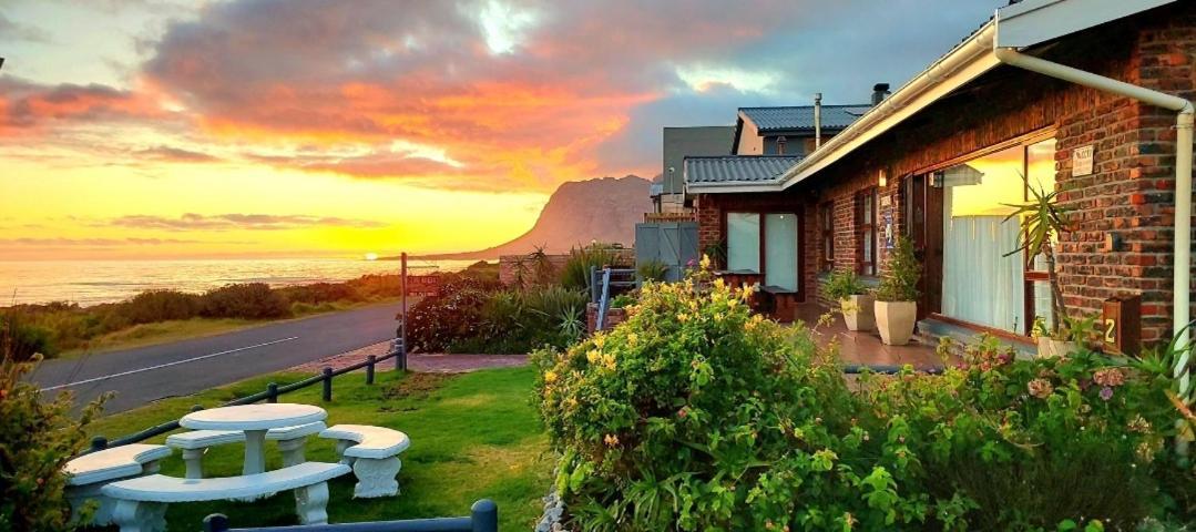 La Mer Seafront Selfcatering Accommodation Kleinmond Kültér fotó